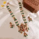 Pretty Emerald pearl beads Lakshmi Jadau Mid length haarm 1.webp