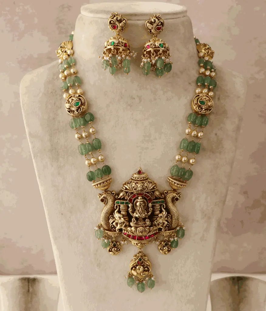 Pretty Emerald pearl beads Lakshmi Jadau Mid length haarm 2.webp